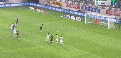 1661170425909048907.gif 张玉宁.gif
