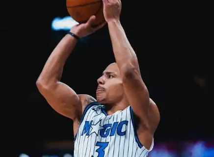 旺财28网页-贝恩全场17投7中,三分7中3得到19分4篮板1抢断1封盖